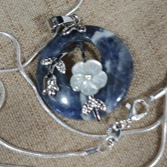 Women's Natural Stone Necklace. - Picture 4 of 6